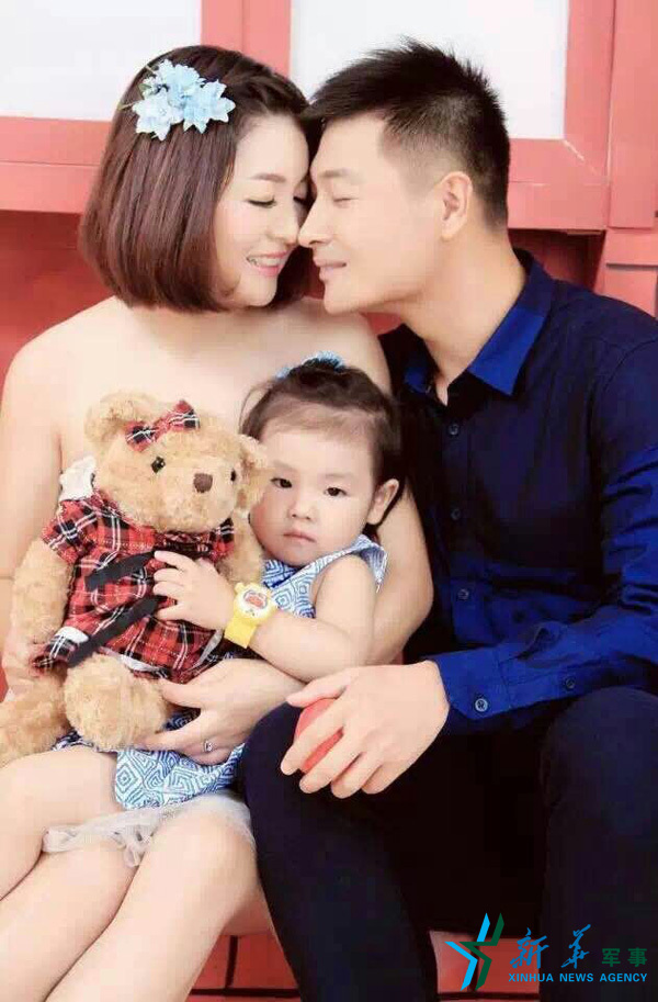 &uarr;資料圖片：張超一家三口合影。