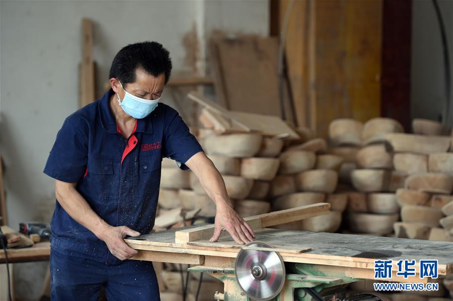  （新華全媒頭條&middot;圖文互動）（5）青春，在希望的田野上&mdash;&mdash;大別山區(qū)尋訪&ldquo;城歸&rdquo;大學畢業(yè)生