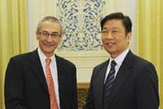 李源潮會(huì)見美國(guó)進(jìn)步中心主席波德斯塔