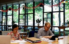 中國成就，世界矚目&mdash;&mdash;來自基層蹲點現(xiàn)場的報道