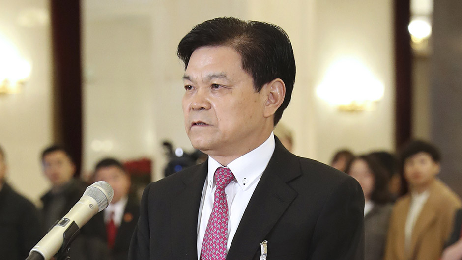 全國(guó)人大代表崔根良接受采訪(fǎng)