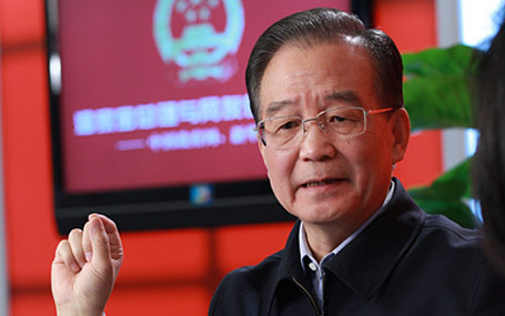 溫家寶總理接受中國政府網、新華網聯合專訪并與網友在線交流