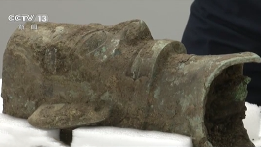 四川廣漢：三星堆遺址考古發掘&mdash;&mdash;三星堆遺址昨天再提取多件文物