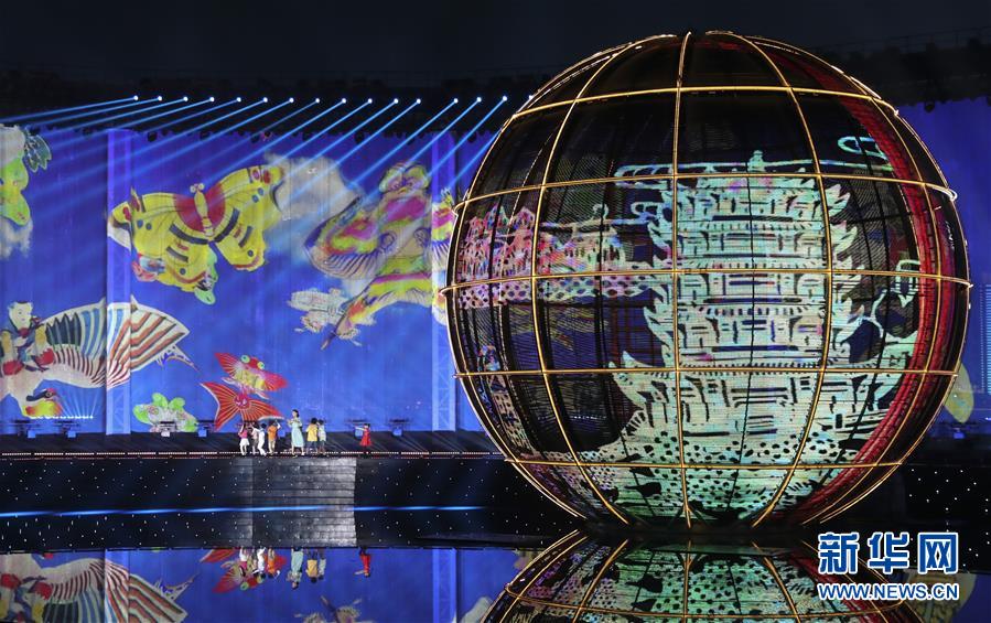 （新華全媒頭條&middot;上合青島峰會&middot;圖文互動）（3）攜手前進，開啟上合發展新征程 &mdash;&mdash;習近平主席主持上合組織青島峰會 并舉行系列活動紀實