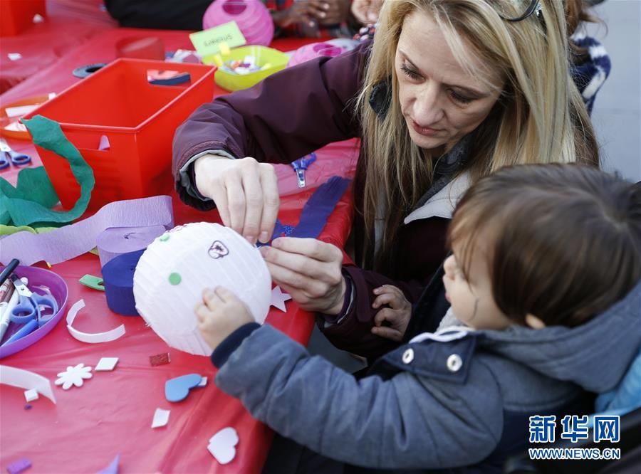 （國(guó)際&middot;圖文互動(dòng)）（3）到洛杉磯農(nóng)夫市場(chǎng)紅紅火火過(guò)大年