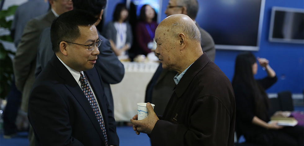 新華網第六屆&ldquo;縱論天下&rdquo;國際問題研討會嘉賓交流