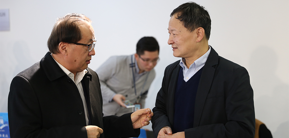 新華網第六屆&ldquo;縱論天下&rdquo;國際問題研討會嘉賓交流