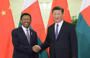 習近平會見馬達加斯加總統